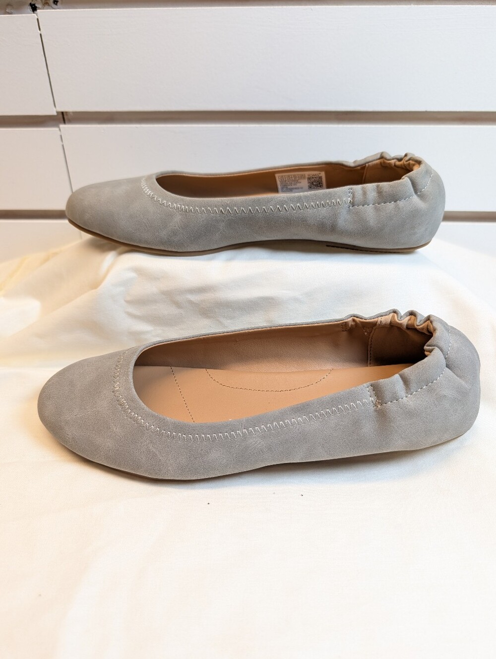 Toms Judith Grey Suede PU Faux Leather Lightweight Ballet Flats Size 6.5 NWOB - Picture 5 of 8